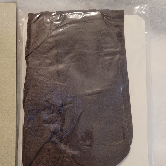 Legacy Legwear Body Shaper Pantyhose Size B Color Chestnut New In Box - Picture 7 of 10
